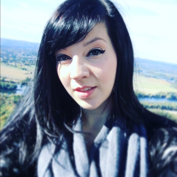 •Meet your Posher• - Picture 11 of 11